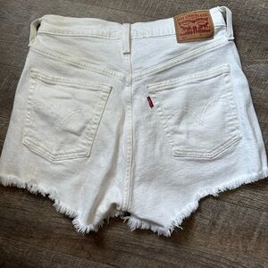 ❤️WOMENS LEVI SHORTS❤️